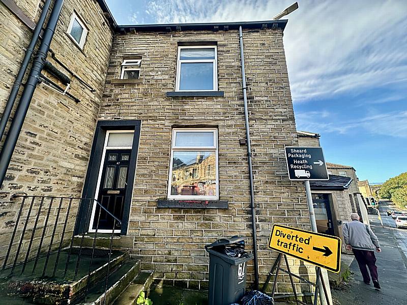 67 Saddleworth Road, Greetland