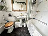 Bathroom Flat 1